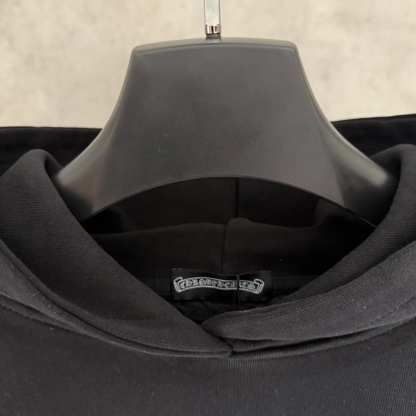 🅿️380 [Strict quality control] CH Croixin's new long-sleeved hooded sweatshirt. The fabric is made of heavy 480g double yarn fabric. The whole garment is washed. The front and rear panels are laser burned. The ready-to-wear wash is loose. The fabric is stiff and stylish. It does not deform or shrink. Color: black, white, floral gray. Size: M-2xl
